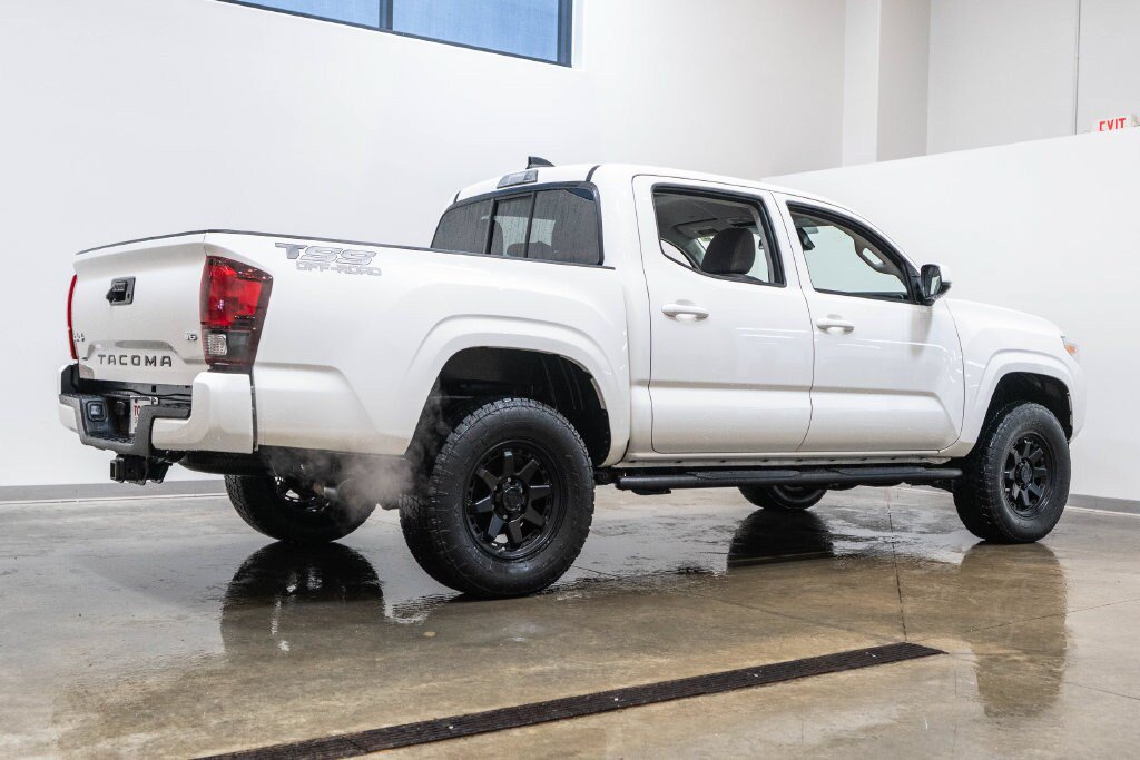 Used 2023 Toyota Tacoma SR AWD/4WD image 8