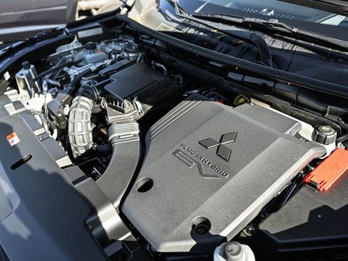 New 2025 Mitsubishi Outlander SEL image 7