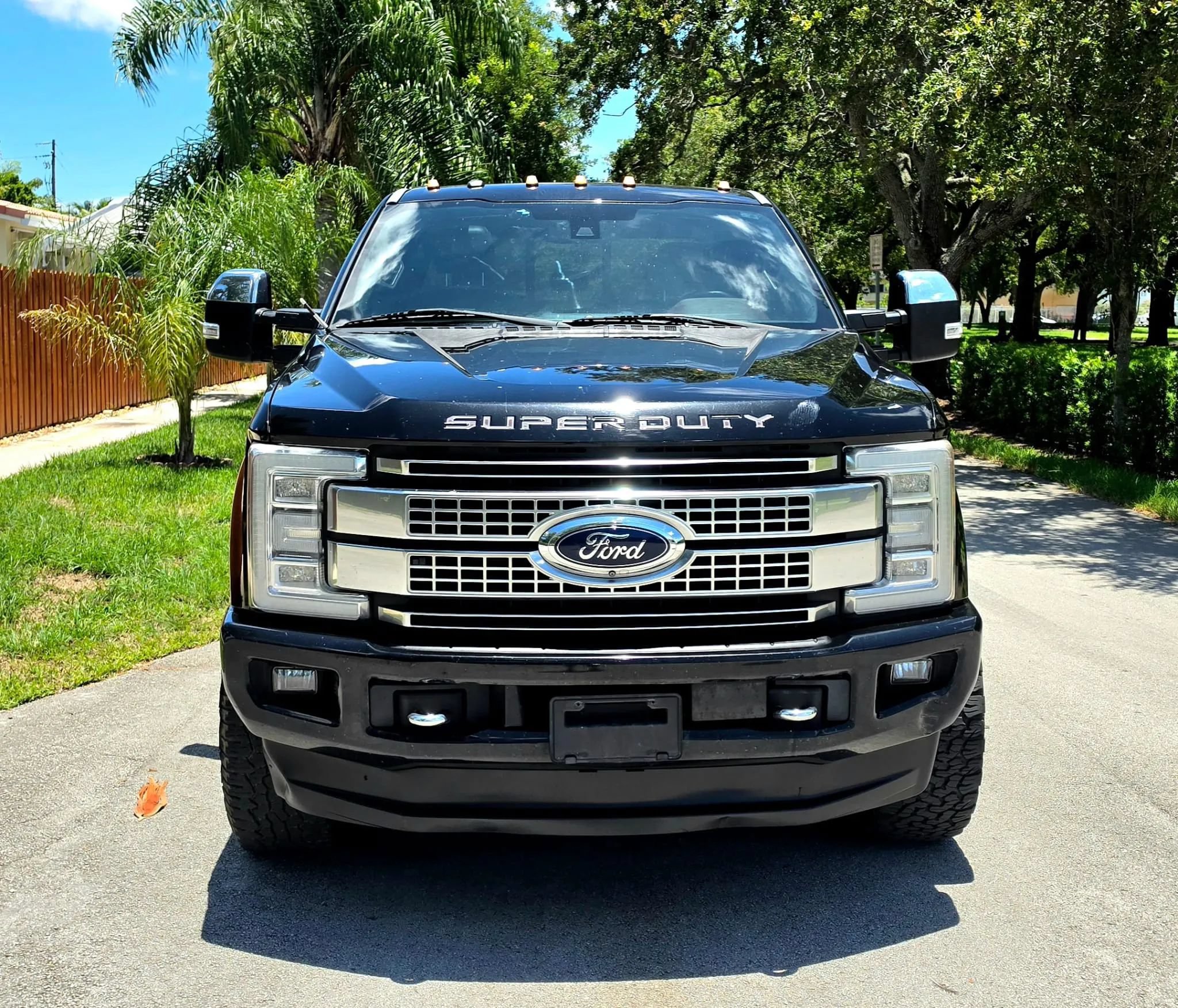 Used 2017 Ford F350 Platinum w/ Platinum Ultimate Package AWD/4WD image 2