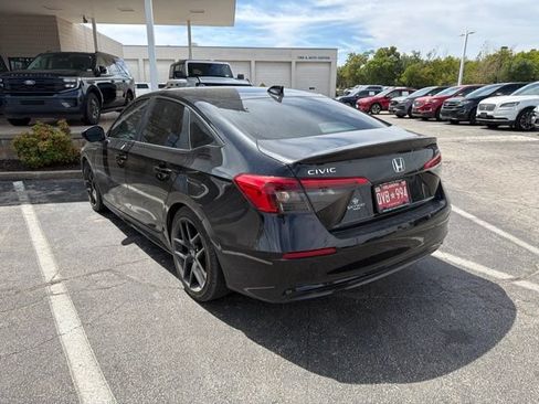 Used 2022 Honda Civic Sport image 2