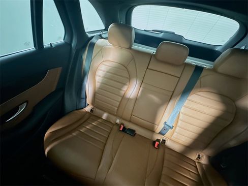 Used 2020 Mercedes-Benz GLC 300 GLC 300 image 12