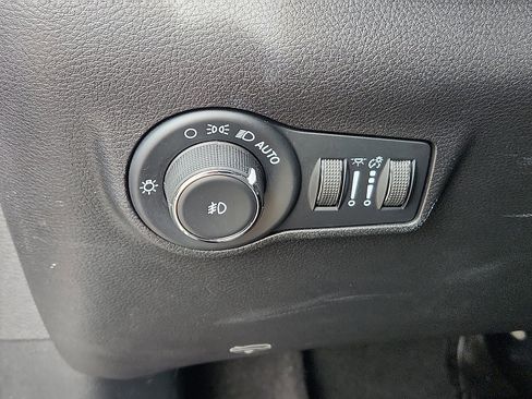 Used 2023 Jeep Compass Trailhawk image 16