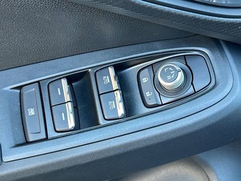 Used 2025 Subaru Crosstrek 2.5i Limited w/ Popular Package #4A image 12