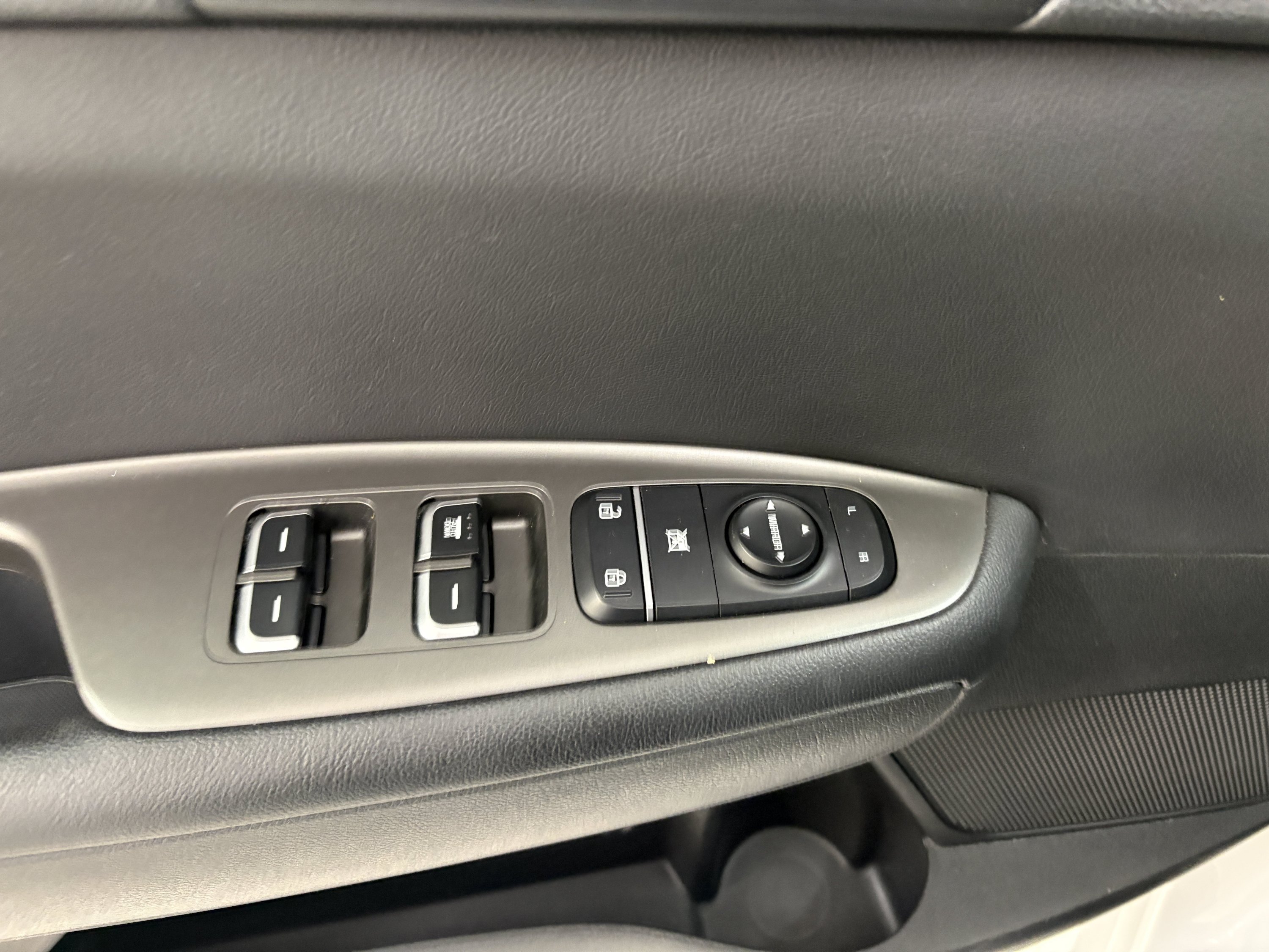 Used 2020 Kia Optima LX FWD image 23