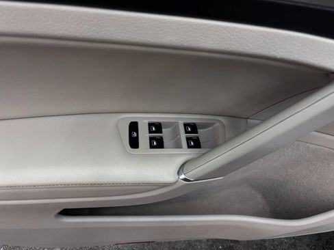 Used 2015 Volkswagen Golf TDI S FWD image 23
