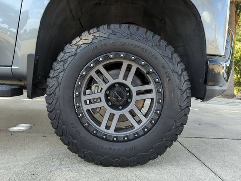 Used 2021 Chevrolet Silverado 1500 LT Trail Boss w/ Convenience Package II AWD/4WD image 28