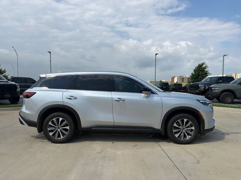 Used 2023 INFINITI QX60 Pure FWD image 6