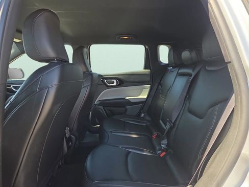 Used 2025 Jeep Compass Limited AWD/4WD image 8