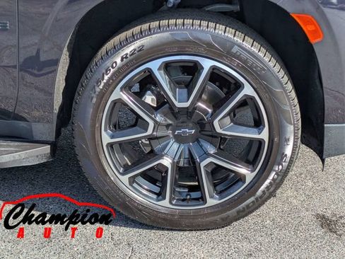 Used 2022 Chevrolet Tahoe RST w/ Luxury Package RWD image 12