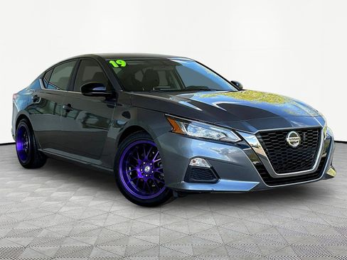 Used 2019 Nissan Altima 2.5 SR w/ SR Premium Package FWD image 3