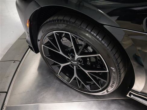 New 2026 Aston Martin DBX 707 image 8