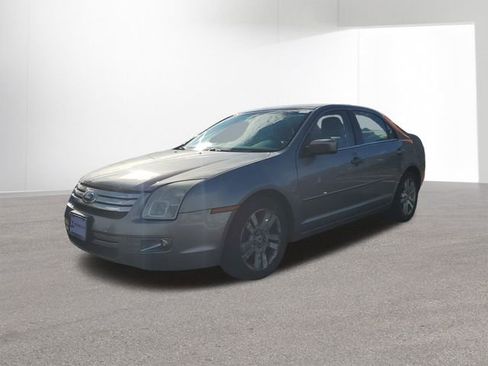 Used 2009 Ford Fusion SEL image 2