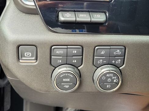 Used 2024 Chevrolet Silverado 1500 High Country w/ Midnight Edition AWD/4WD image 13