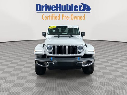 Used 2024 Jeep Wrangler Sahara image 7