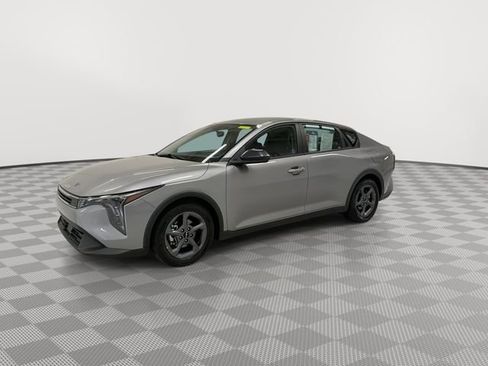 Used 2025 Kia K4 FWD image 5