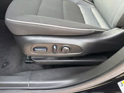 Used 2024 Chevrolet TrailBlazer LT w/ Convenience Package image 16