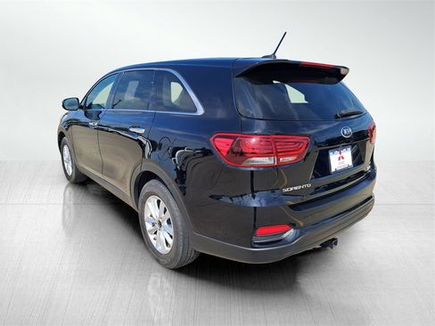 Used 2019 Kia Sorento LX image 7