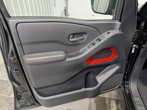 Used 2026 Nissan Frontier PRO-4X w/ Pro-4x Convenience Package image 13