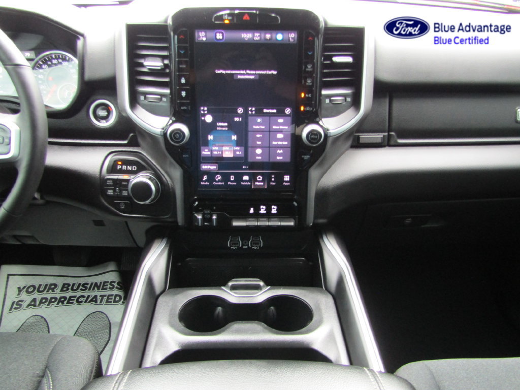 Used 2025 RAM 1500 4x4 Crew Cab image 4