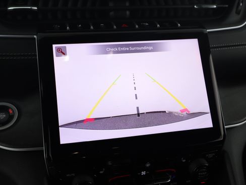 Used 2025 Jeep Grand Cherokee Limited w/ Trailer Tow Package image 18