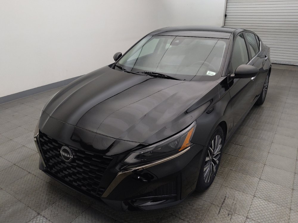 Used 2024 Nissan Altima 2.5 SV FWD image 15
