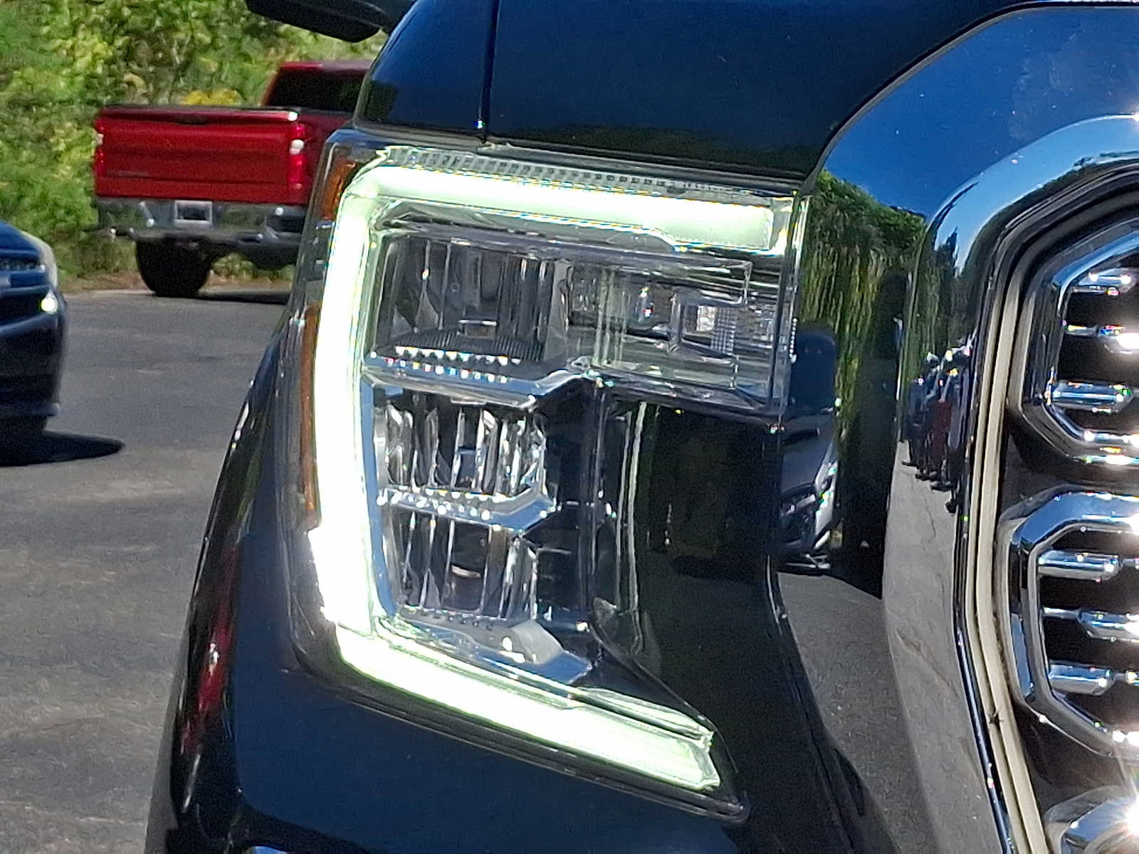 Used 2022 GMC Sierra 1500 Denali w/ Driver Alert Package II AWD/4WD image 9