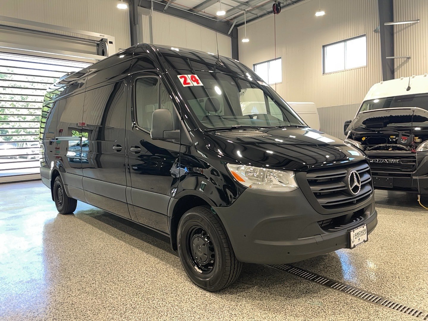 Used 2024 Mercedes-Benz Sprinter 2500 image 5