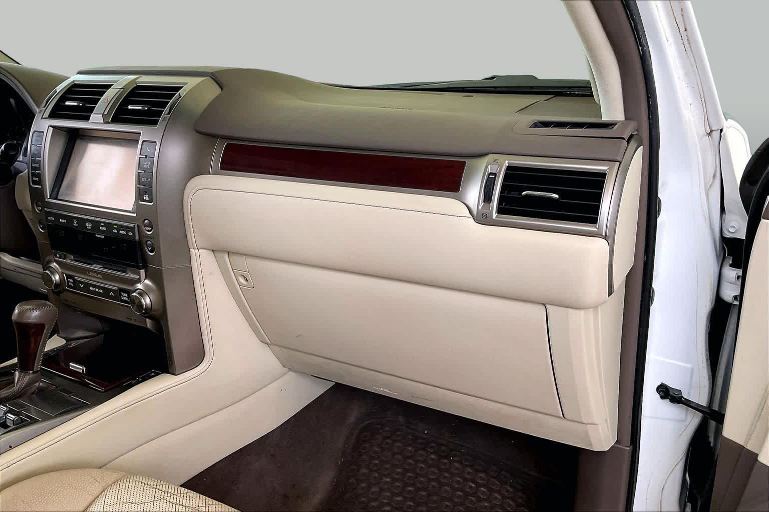 Used 2015 Lexus GX 460 w/ Premium Package AWD/4WD image 16