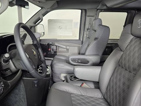 New 2026 Chevrolet Express 2500 Extended w/ Driver Convenience Package image 10