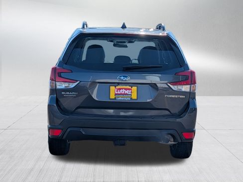 Used 2023 Subaru Forester Premium image 6
