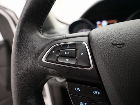 Used 2019 Ford Escape SEL image 18