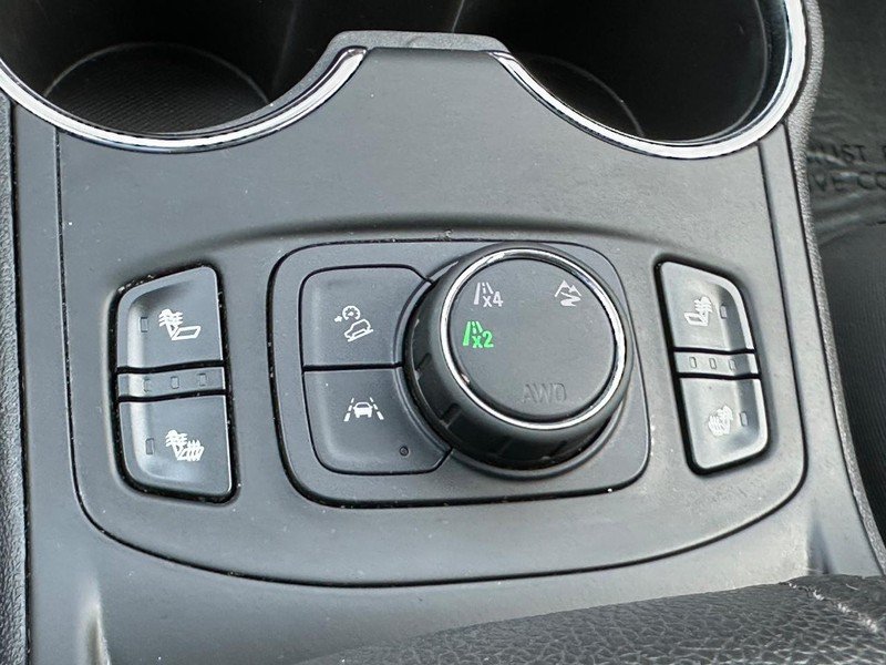 Used 2024 GMC Terrain SLT AWD/4WD image 20