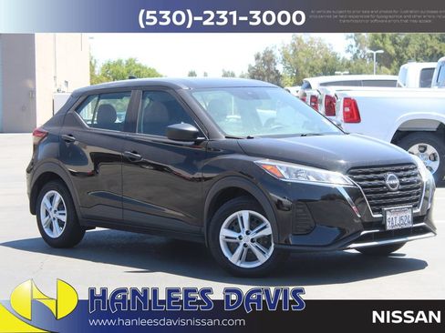 Used 2022 Nissan Kicks S FWD image 1