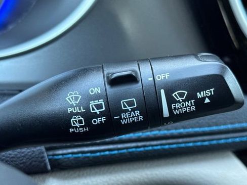 Used 2021 Chrysler Pacifica Touring-L FWD image 41