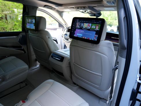 Used 2025 Cadillac Escalade Sport Platinum w/ LPO, Floor Liner Package image 43