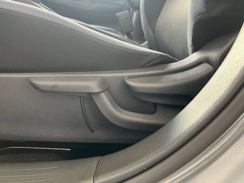 Used 2025 Nissan Versa SV image 22