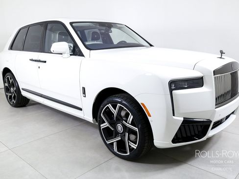 New 2026 Rolls-Royce Cullinan Black Badge AWD/4WD image 6