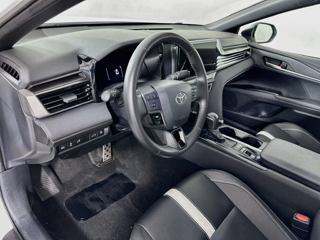 Certified 2025 Toyota Camry SE FWD image 9