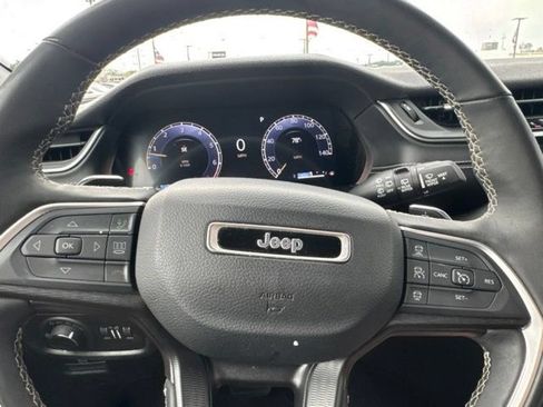 Used 2024 Jeep Grand Cherokee Altitude AWD/4WD image 23