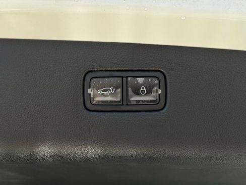 New 2026 Genesis GV70 2.5T Advanced AWD/4WD image 17
