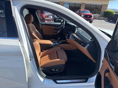 Used 2017 BMW 540i xDrive image 16