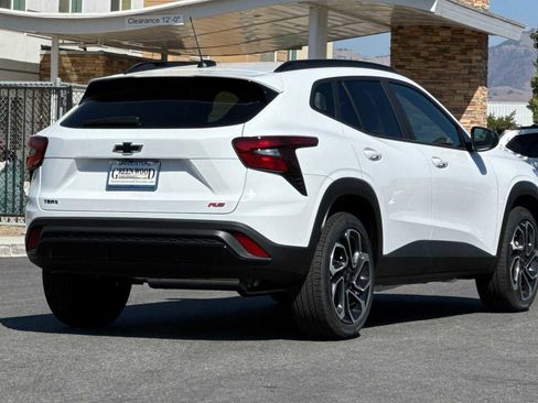 New 2025 Chevrolet Trax RS image 4