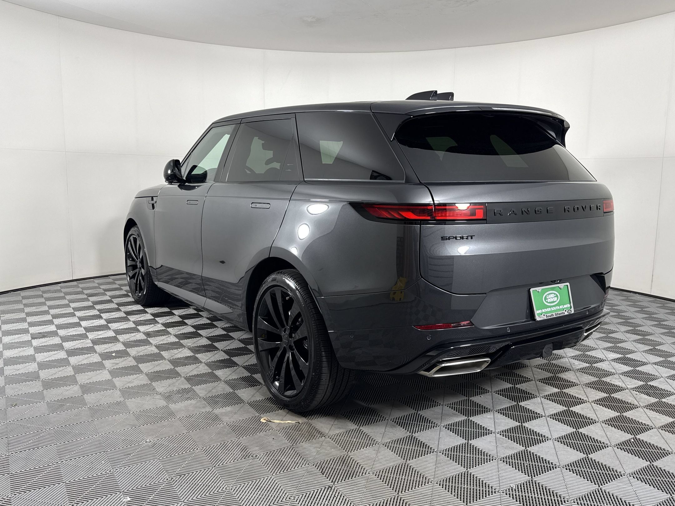 New 2026 Land Rover Range Rover Sport Dynamic SE AWD/4WD image 3