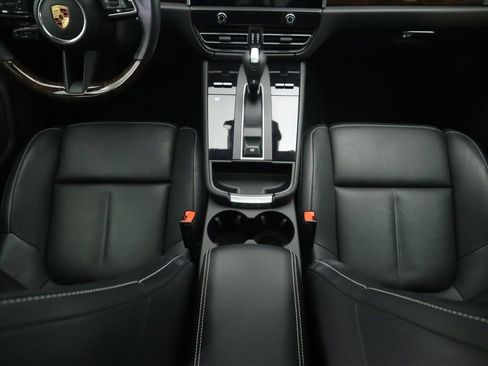 Used 2022 Porsche Macan S AWD/4WD image 17