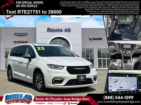 Used 2023 Chrysler Pacifica Limited w/ Uconnect Theater Family Group FWD image 1