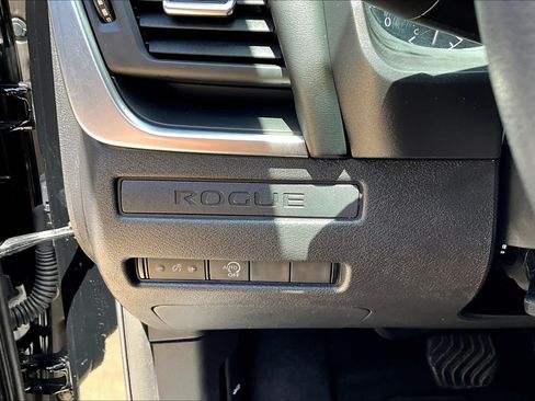 Used 2023 Nissan Rogue S AWD/4WD image 34