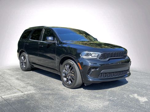 Used 2024 Dodge Durango GT w/ Blacktop Package RWD image 2