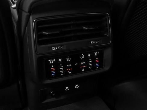 Used 2025 Audi RS Q8 performance image 62