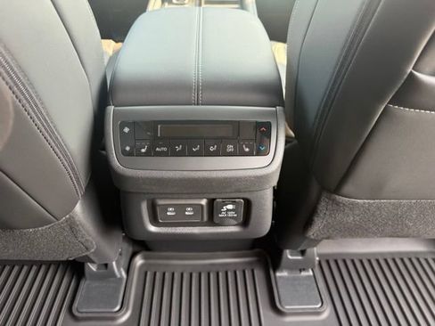 New 2026 Nissan Pathfinder Platinum AWD/4WD image 25