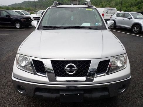 Used 2012 Nissan Frontier SL w/ Moonroof Pkg AWD/4WD image 9
